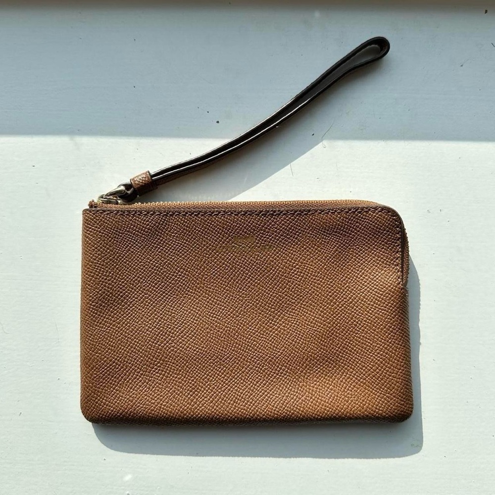 coach wallet pouch